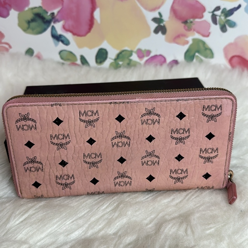 💯Authentic MCM Pink Logo Zip Wallet - Picture 12 of 15